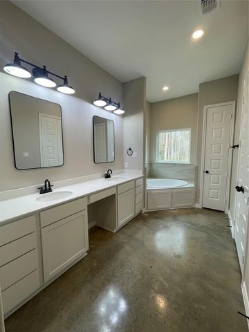 236 Dipping Vat Road, Huntsville, TX 77358