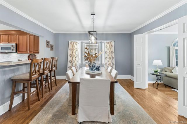 87 Wyatt Road, Garden City, NY 11530