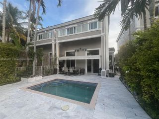 3915 NE 168th St 3915, North Miami Beach, FL 33160