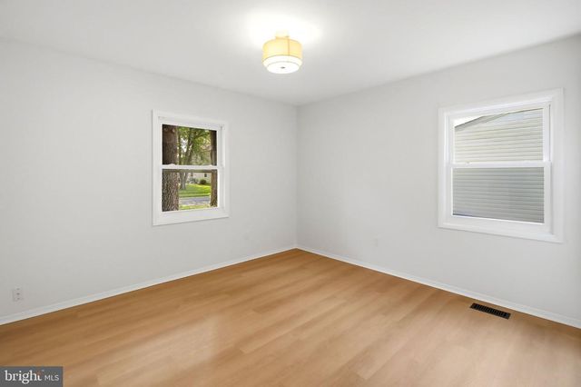 21 GLENVIEW LN, Willingboro, NJ 08046