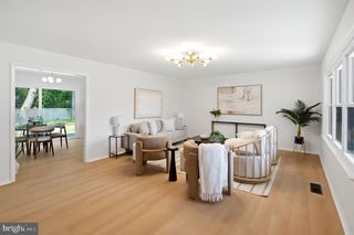 21 GLENVIEW LN, Willingboro, NJ 08046