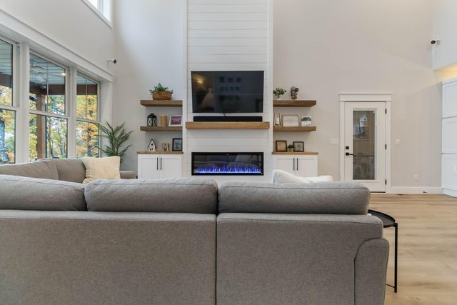 368 Peach Tree Lane, Russell Springs, KY 42642