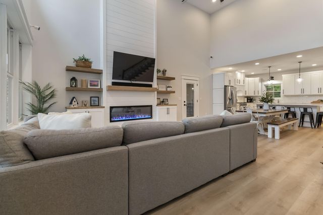 368 Peach Tree Lane, Russell Springs, KY 42642