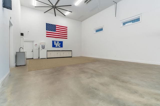 368 Peach Tree Lane, Russell Springs, KY 42642