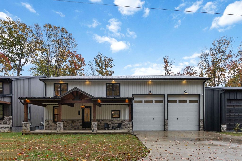 368 Peach Tree Lane, Russell Springs, KY 42642