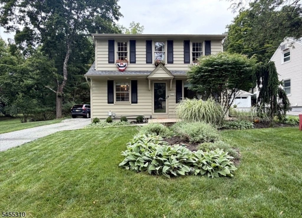 837 Circle, Franklin Lakes Boro, NJ 07417 — exterior
