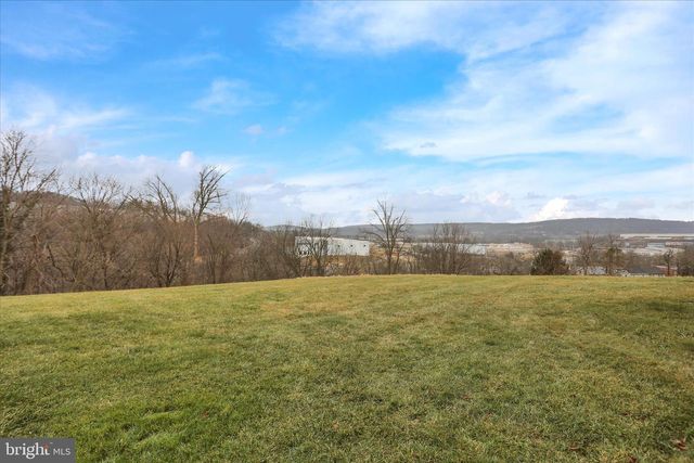 164 BRUAW DR, York, PA 17406