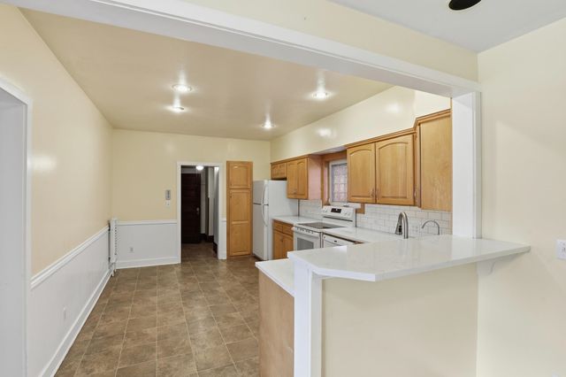 1401 S Monroe St, Spokane, WA 99204