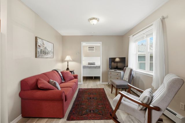 1401 S Monroe St, Spokane, WA 99204
