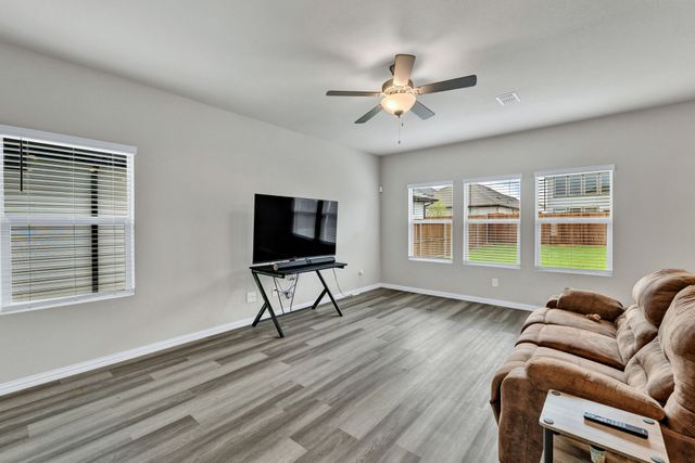 960 Summer Drive, Lavon, TX 75166