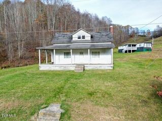 1297 67 W Highway, Trade, TN 37691