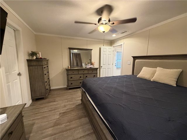 304 East 1st Street, Hearne, TX 77859