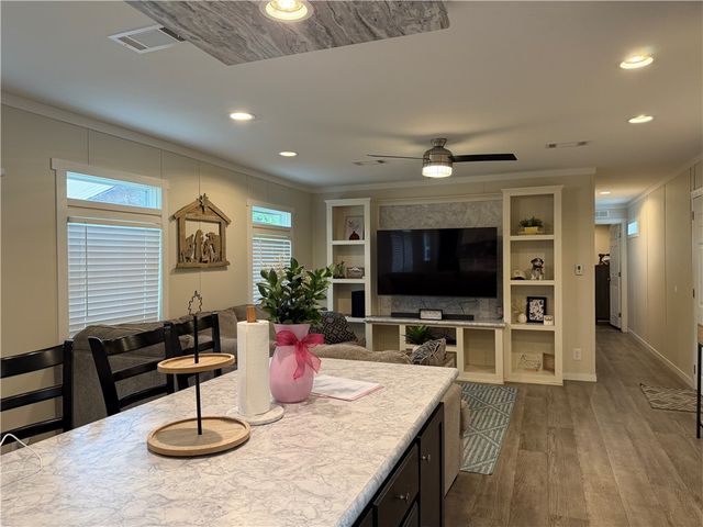 304 East 1st Street, Hearne, TX 77859