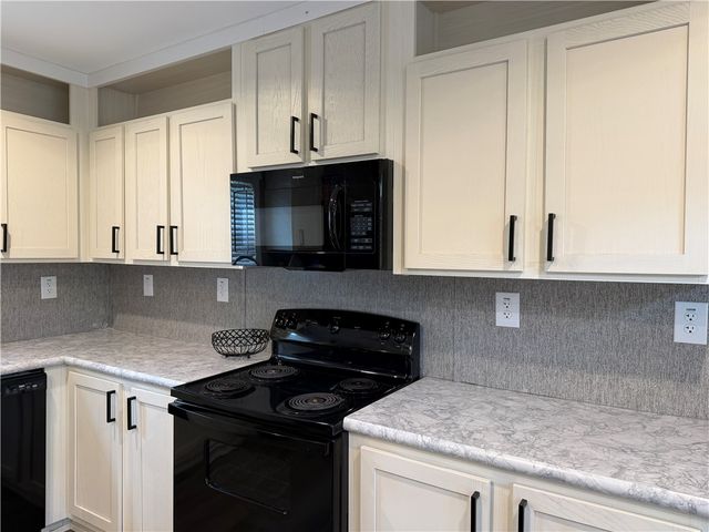 304 East 1st Street, Hearne, TX 77859