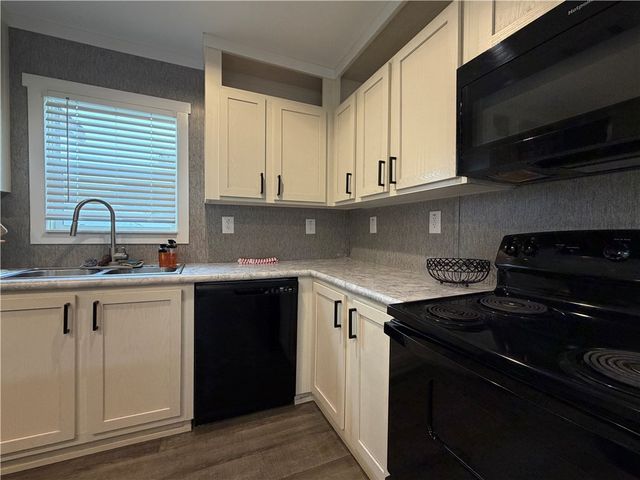 304 East 1st Street, Hearne, TX 77859