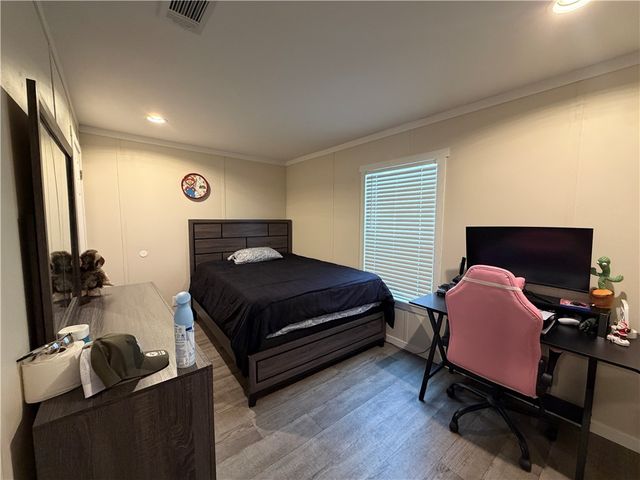 304 East 1st Street, Hearne, TX 77859