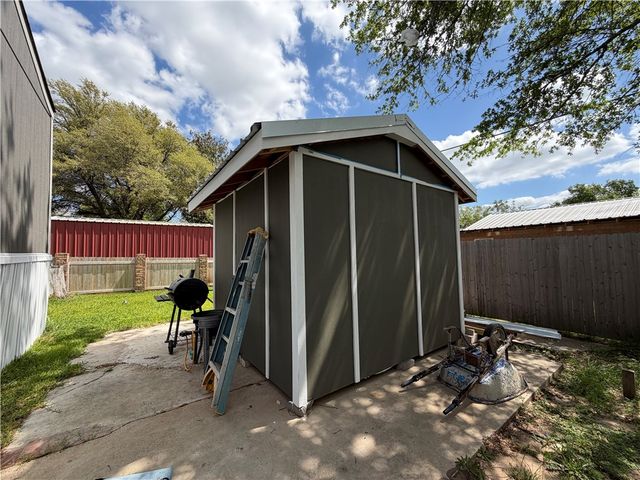 304 East 1st Street, Hearne, TX 77859