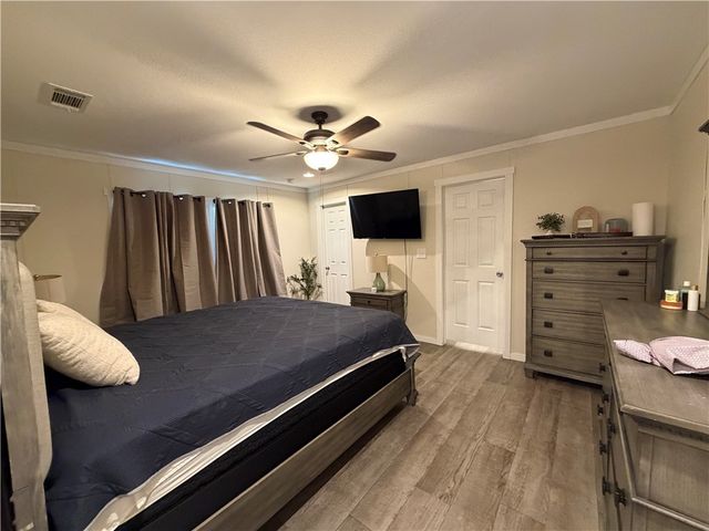 304 East 1st Street, Hearne, TX 77859