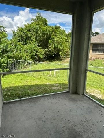 124 Pine LN, Lehigh Acres, FL 33973