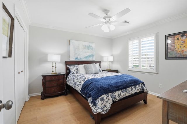 12515 Queensbury Lane, Houston, TX 77024