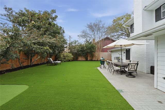 12515 Queensbury Lane, Houston, TX 77024