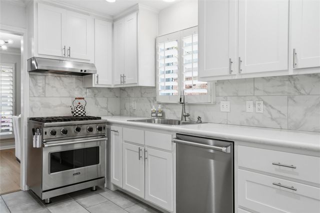 12515 Queensbury Lane, Houston, TX 77024