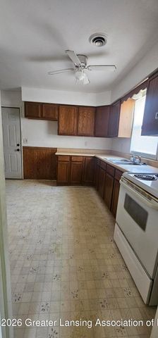 1422 Warwick Drive, Lansing, MI 48910