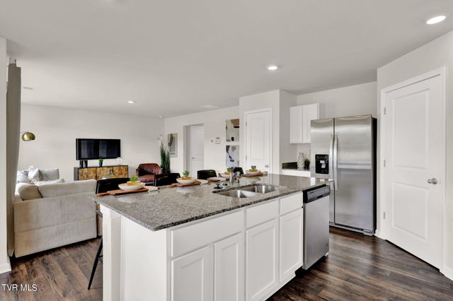 342 Alta Tree Blvd, Johnson City, TN 37604