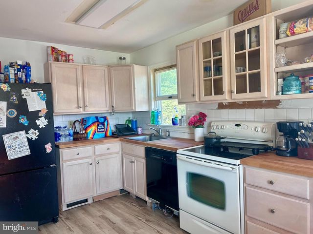307 E VILLAGE RD, Elkton, MD 21921