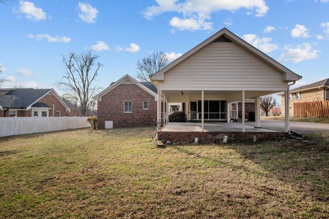 659 Davis Dr, Gallatin, TN 37066