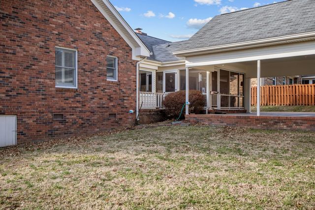 659 Davis Dr, Gallatin, TN 37066