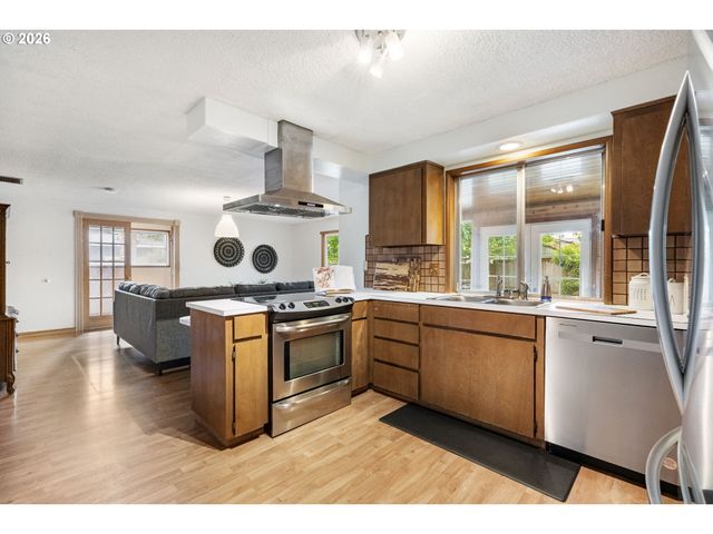 5875 Sw 203RD Ave, Beaverton, OR 97078
