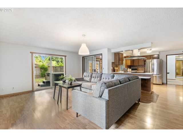 5875 Sw 203RD Ave, Beaverton, OR 97078