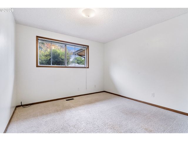 5875 Sw 203RD Ave, Beaverton, OR 97078