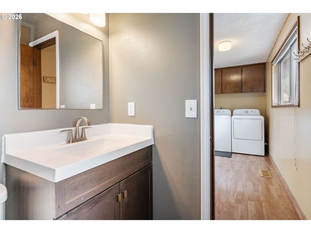 5875 Sw 203RD Ave, Beaverton, OR 97078