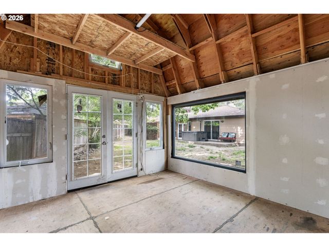 5875 Sw 203RD Ave, Beaverton, OR 97078