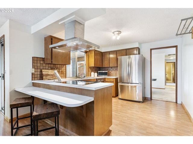 5875 Sw 203RD Ave, Beaverton, OR 97078