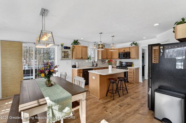 401 Oakwood Drive, Charlotte, MI 48813
