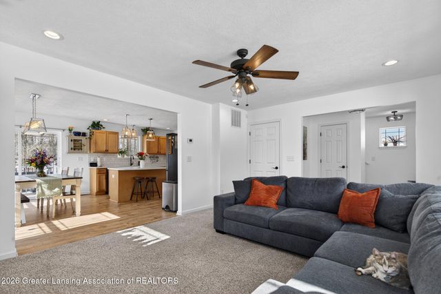 401 Oakwood Drive, Charlotte, MI 48813