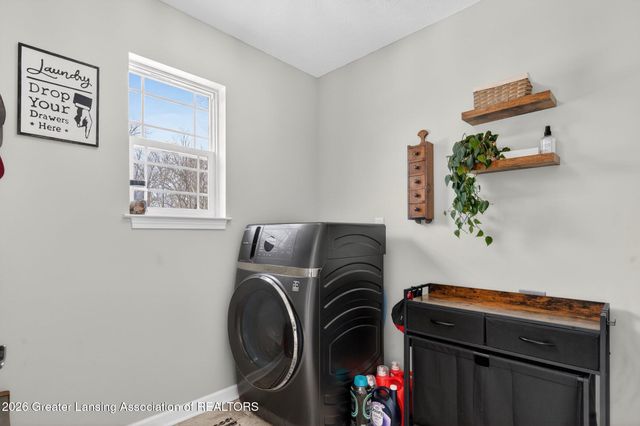 401 Oakwood Drive, Charlotte, MI 48813