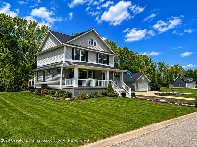 401 Oakwood Drive, Charlotte, MI 48813