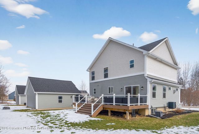 401 Oakwood Drive, Charlotte, MI 48813