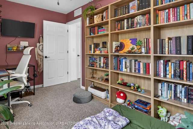 401 Oakwood Drive, Charlotte, MI 48813
