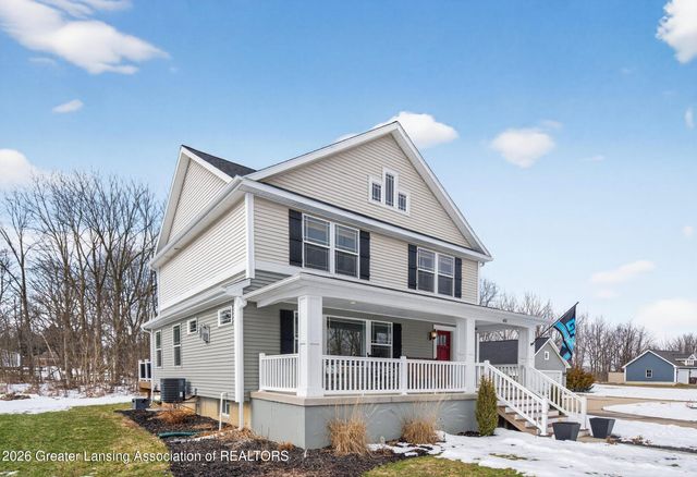 401 Oakwood Drive, Charlotte, MI 48813