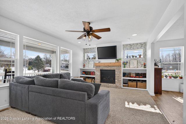401 Oakwood Drive, Charlotte, MI 48813