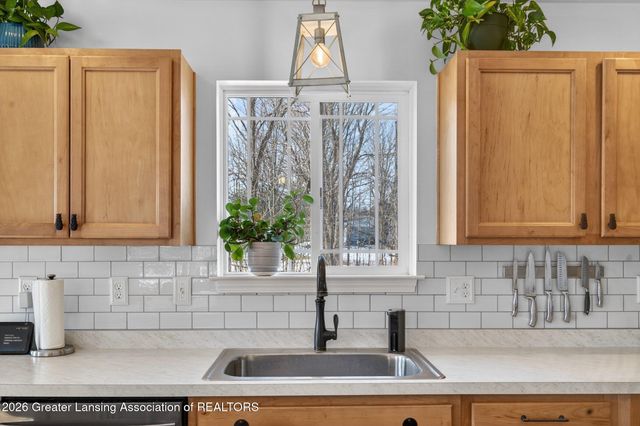 401 Oakwood Drive, Charlotte, MI 48813