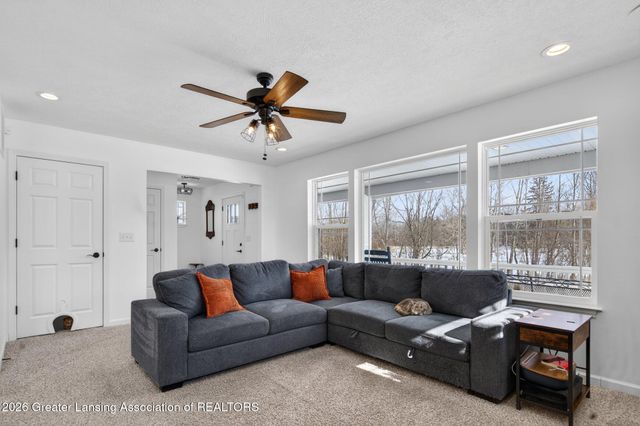 401 Oakwood Drive, Charlotte, MI 48813