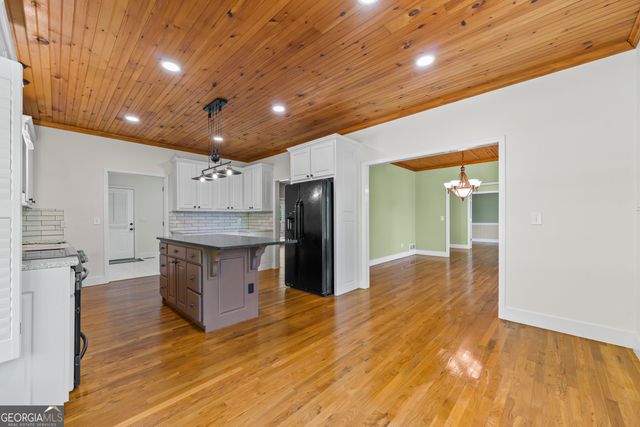 920 Yeoman Lake Road, Clarkesville, GA 30523