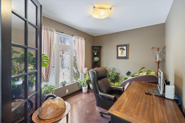 925 Cliff Road, Eagan, MN 55123