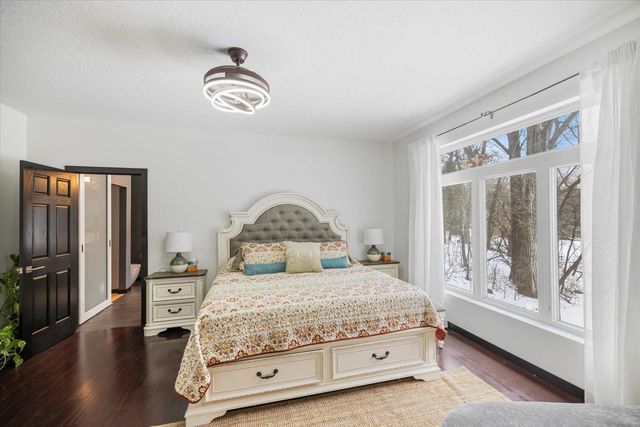 925 Cliff Road, Eagan, MN 55123